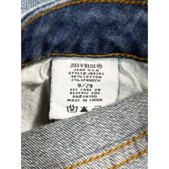 JUDY BLUE Frayed Hem Blue Jeans - Picture 7 of 7